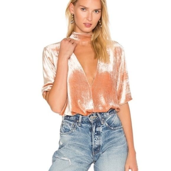Revolve | A.L.C. ‘Blaise’ Blush Pink Velvet Relaxed Choker Collar Keyhole Top - Picture 1 of 10